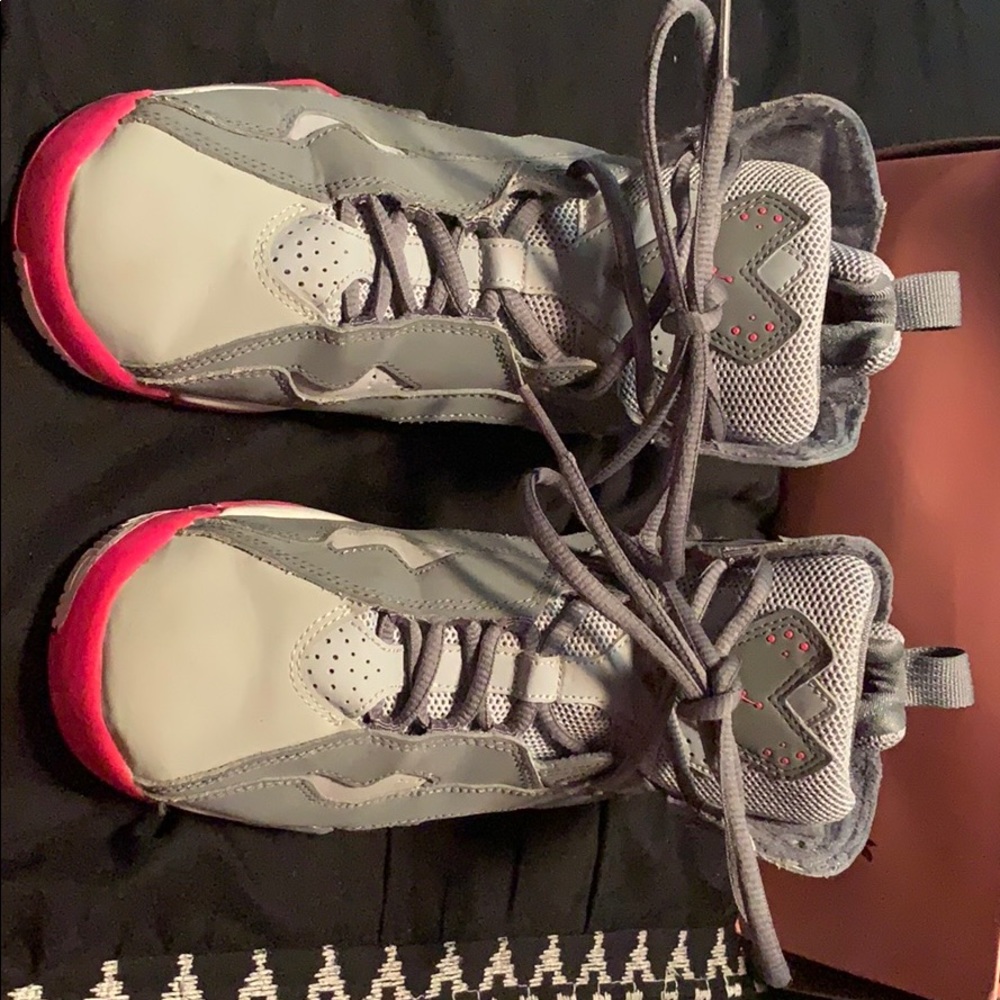 Jordan 7’s size 5